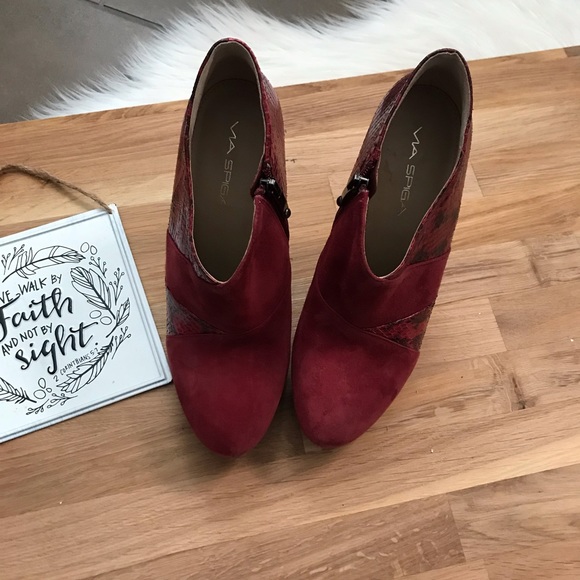 Via Spiga Red Suede Snake Print Heel Booties Sz 7M - Picture 3 of 8